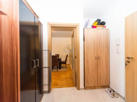 Sale, two bedroom apartment, 69m², Stari Aerodrom, Podgorica - image 7