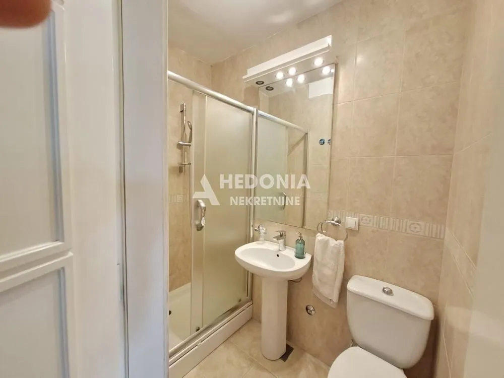 Rent, four bedroom apartment, 125m², Savski Venac, Beograd