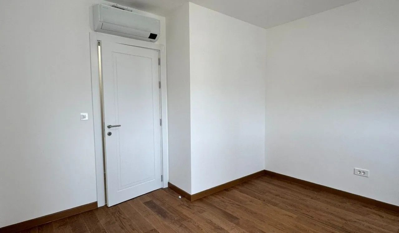 Izdavanje, dvosoban stan, 64m², Podgorica, Crna Gora