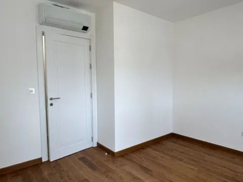 Rent, two bedroom apartment, 64m², Podgorica, Crna Gora - image 9