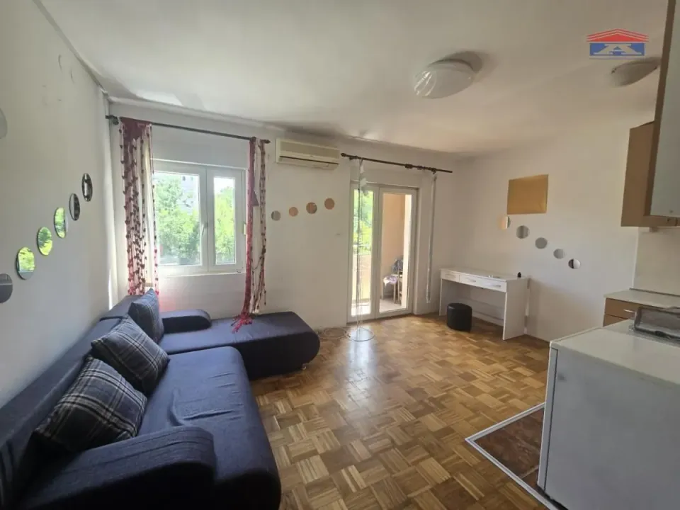 Rent, studio apartment, 28m², Adamovićevo Naselje, Novi Sad Sve Podlokacije