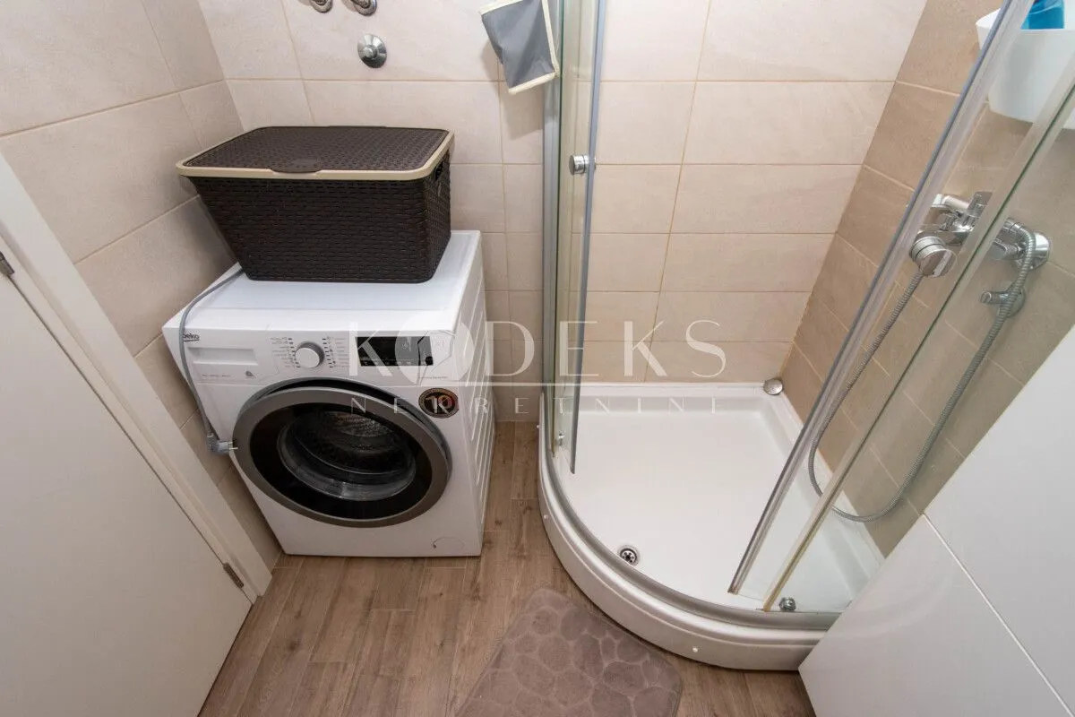 Izdavanje, jednosoban stan, 42m², City Kej, Podgorica