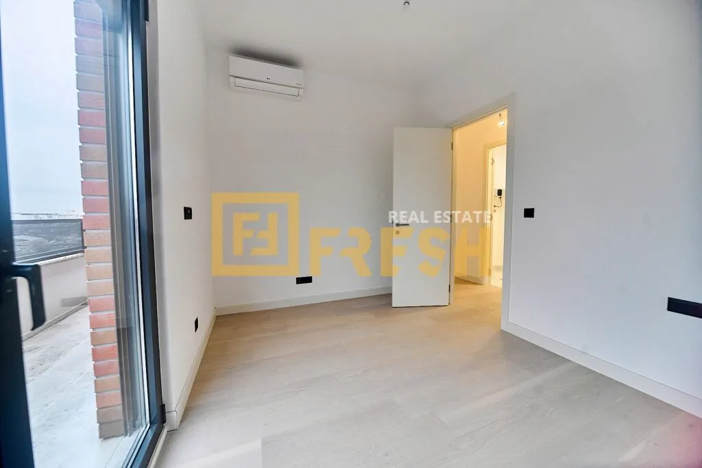 Prodaja, trosoban stan, 149m², Krivi Most, Podgorica