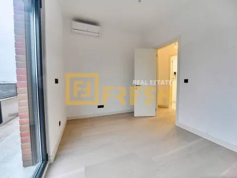 Sale, three bedroom apartment, 149m², Krivi Most, Podgorica - image 9