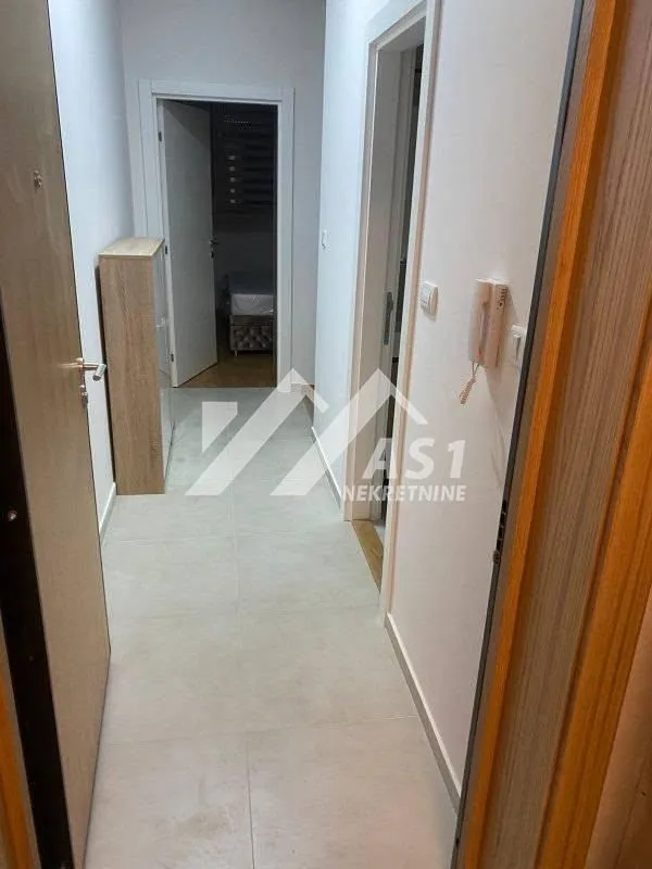 Izdavanje, dvosoban stan, 42m², Petrovaradin, Novi Sad