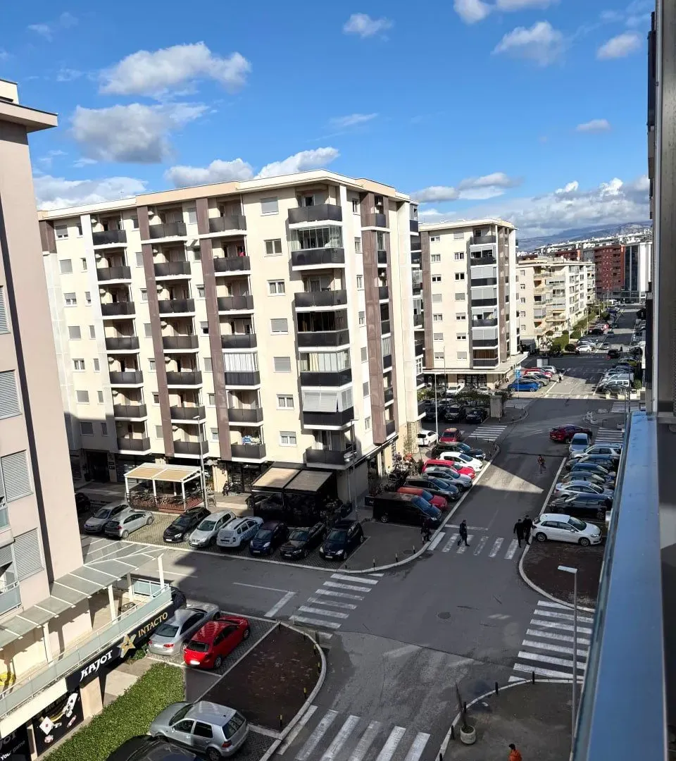 Prodaja, četvorosoban stan, 72m², Podgorica, Crna Gora