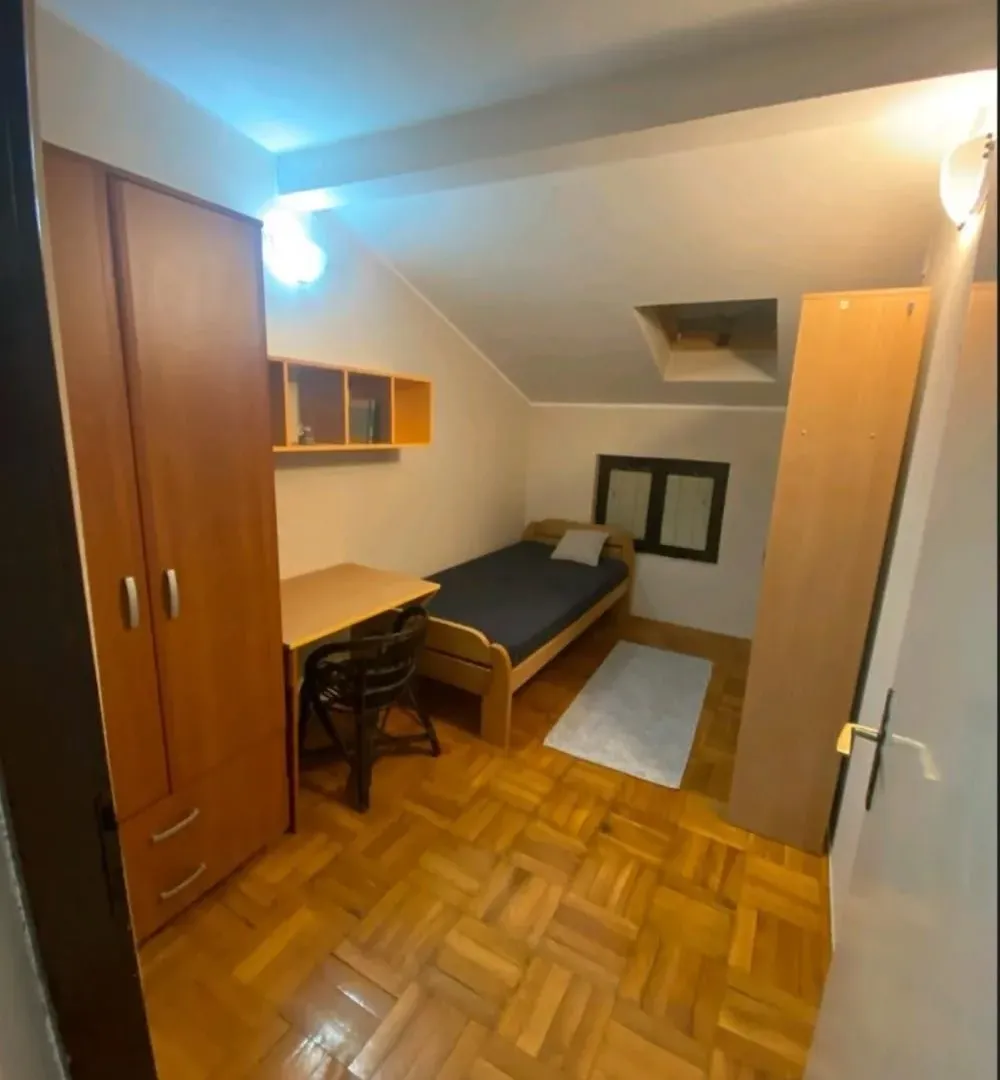 Izdavanje, trosoban stan, 80m², Olimp, Zvezdara Sve Podlokacije