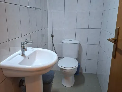 Izdavanje, dvosoban stan, 65m², Blok 9, Podgorica - image 4