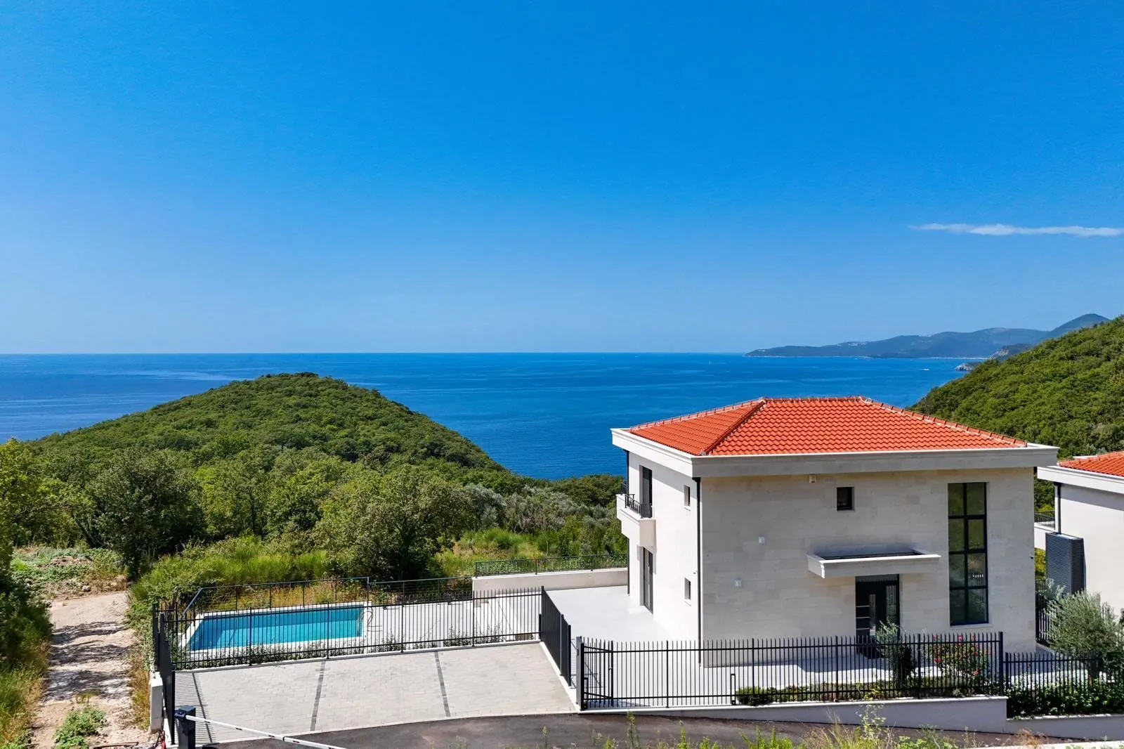 Prodaja, kuća, 318m², Reževići, Budva