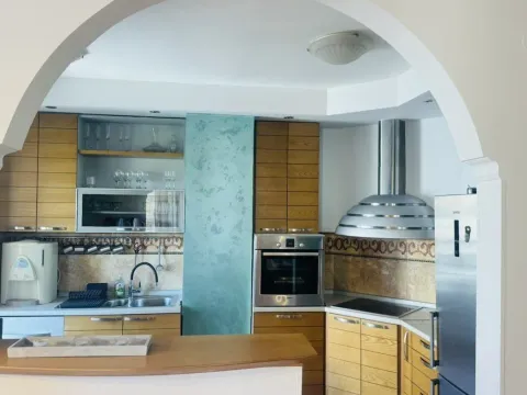 Rent, one bedroom apartment, 130m², Stari grad, Novi Sad - image 3