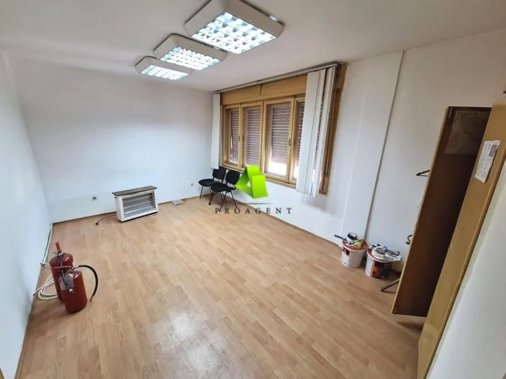 Rent, office space, 67m², Medijana, Niš