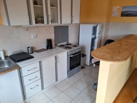 Izdavanje, dvosoban stan, 70m², Dub, Kotor - image 5