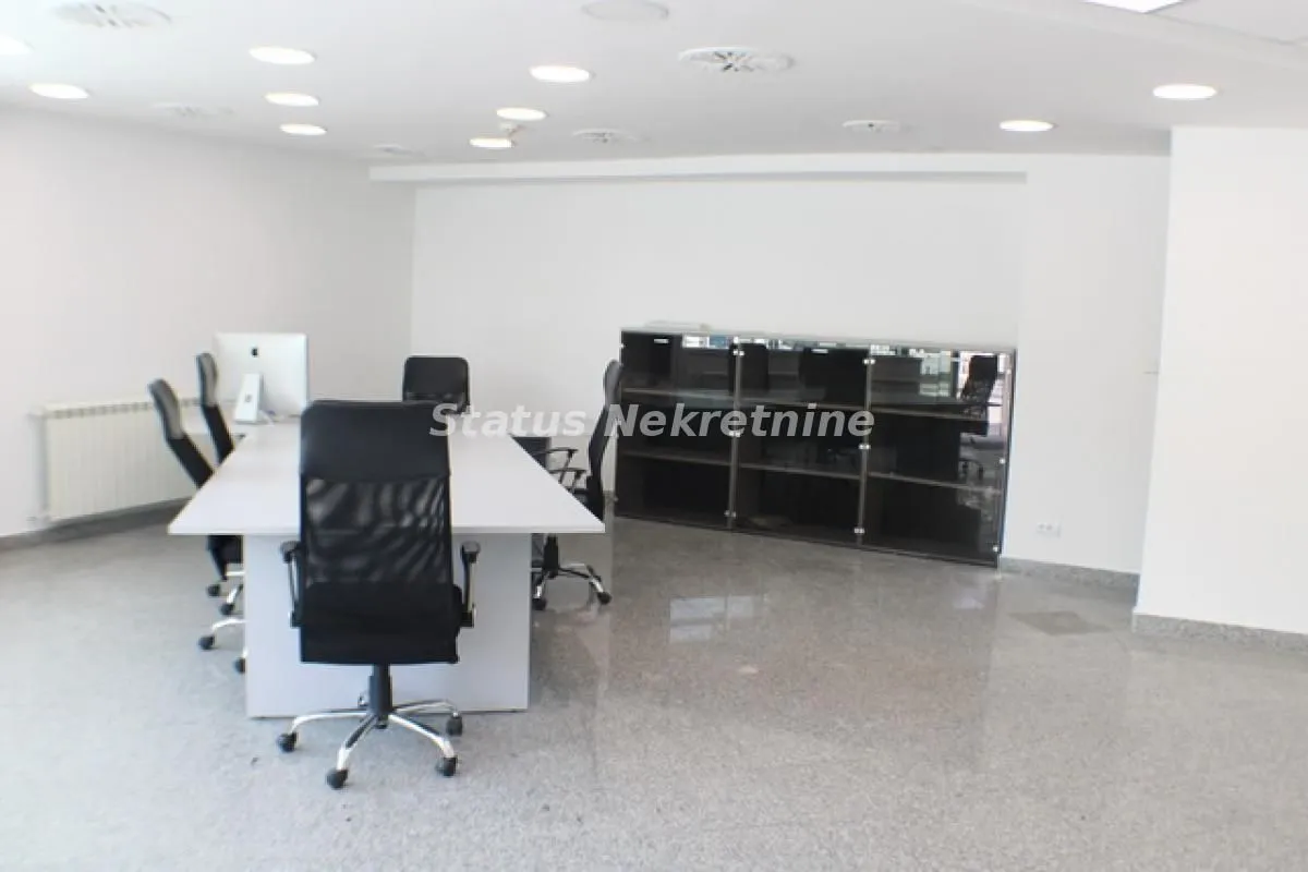 Sale, office space, 90m², Sajmište, Novi Sad
