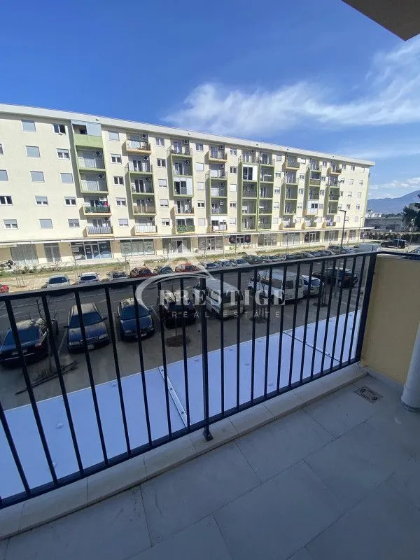 Rent, one bedroom apartment, 40m², Pobrežje, Podgorica