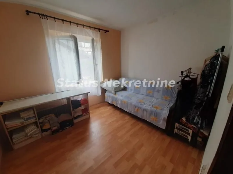 Prodaja, kuća, 242m², Novo naselje, Novi Sad