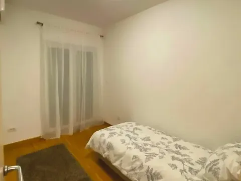 Izdavanje, trosoban stan, 120m², City Kvart, Podgorica - image 10