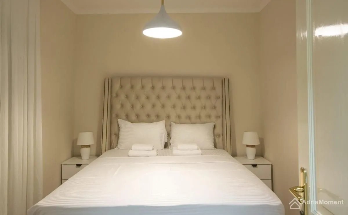 Sale, three bedroom apartment, 90m², Sveti Stefan, Budva