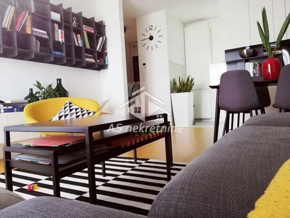 Izdavanje, dvosoban stan, 51m², Novi Beograd Blok 67, Novi Beograd Sve Podlokacije