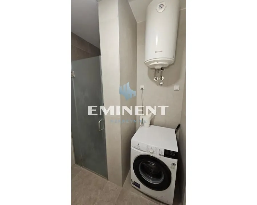 Prodaja, trosoban stan, 70m², Novi Beograd Blok 65, Novi Beograd Sve Podlokacije