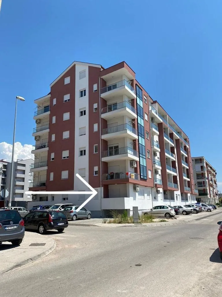 Izdavanje, dvosoban stan, 65m², Ljubović, Podgorica