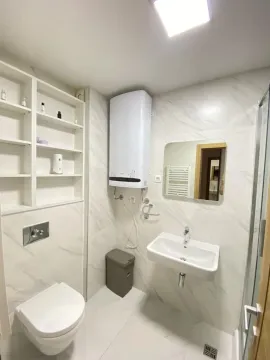 Izdavanje, jednosoban stan, 50m², City Kvart, Podgorica - image 5