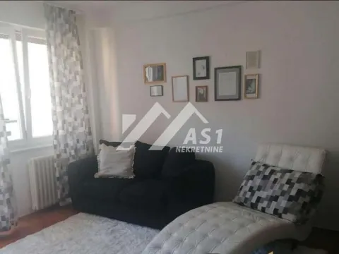 Stan in Bulevar Oslobodjenja