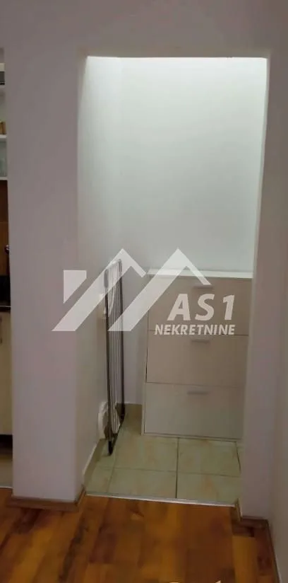 Izdavanje, stan, 25m², Centar, Novi Sad