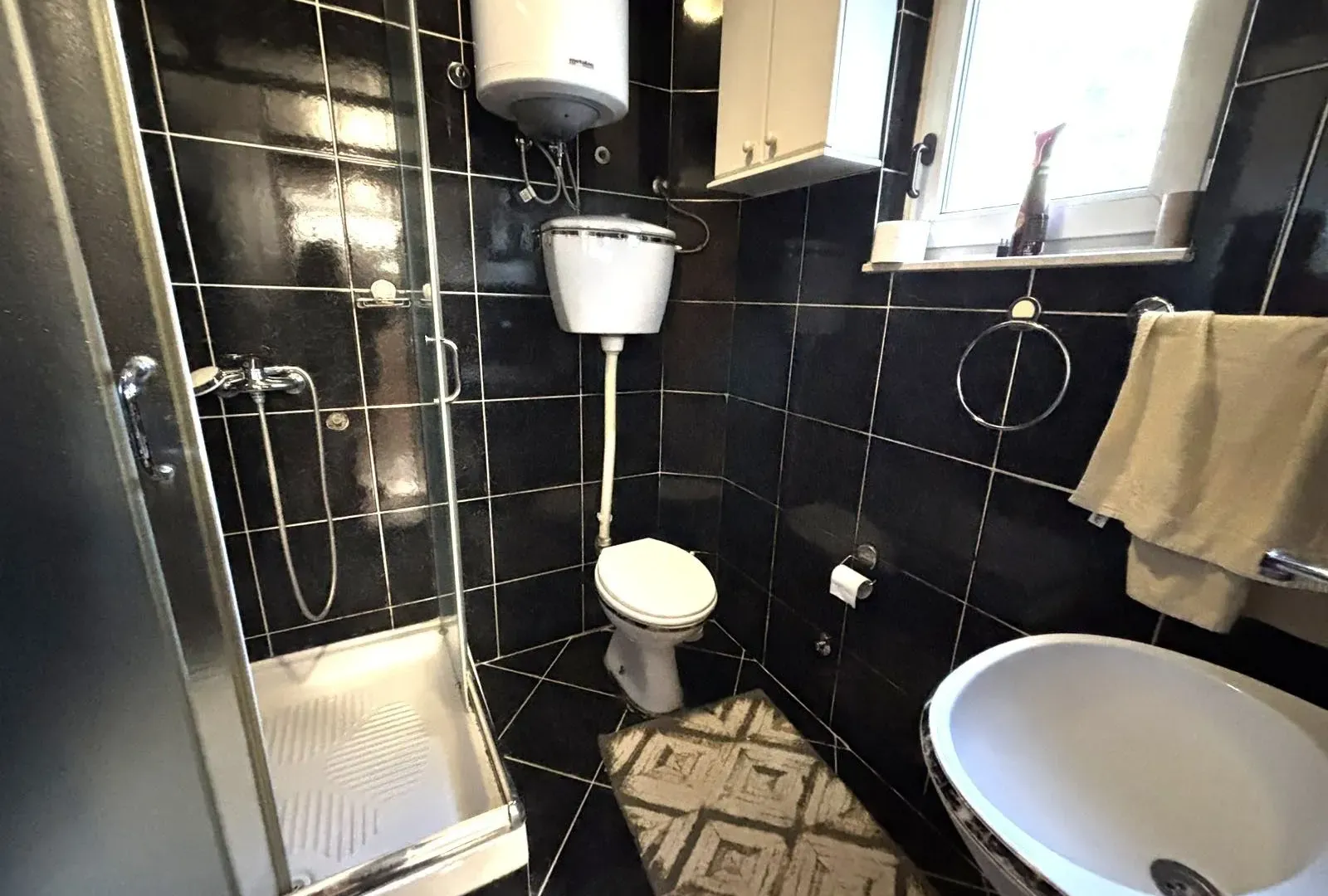 Rent, house, 300m², Zagorič, Podgorica