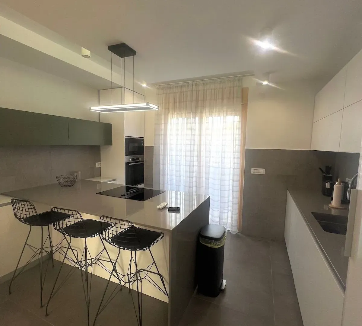 Rent, four bedroom apartment, 237m², Vračar Hram, Vračar Sve Podlokacije