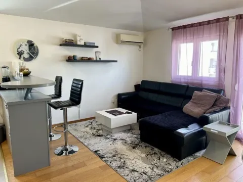 Rent, one bedroom apartment, 50m², Blok 9, Podgorica - image 6