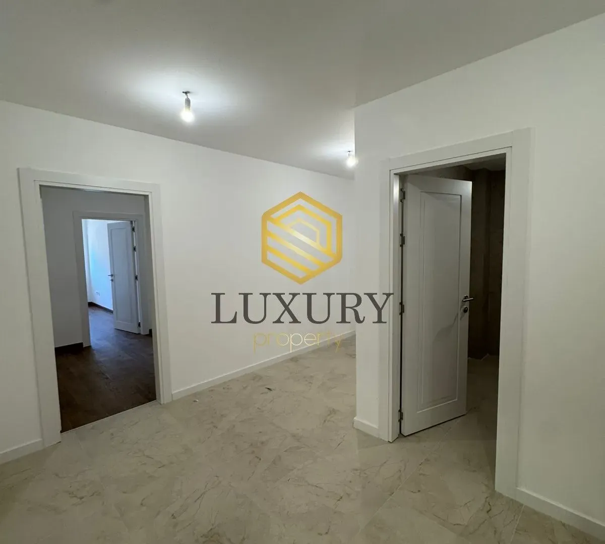 Prodaja, trosoban stan, 127m², Tološka šuma, Podgorica