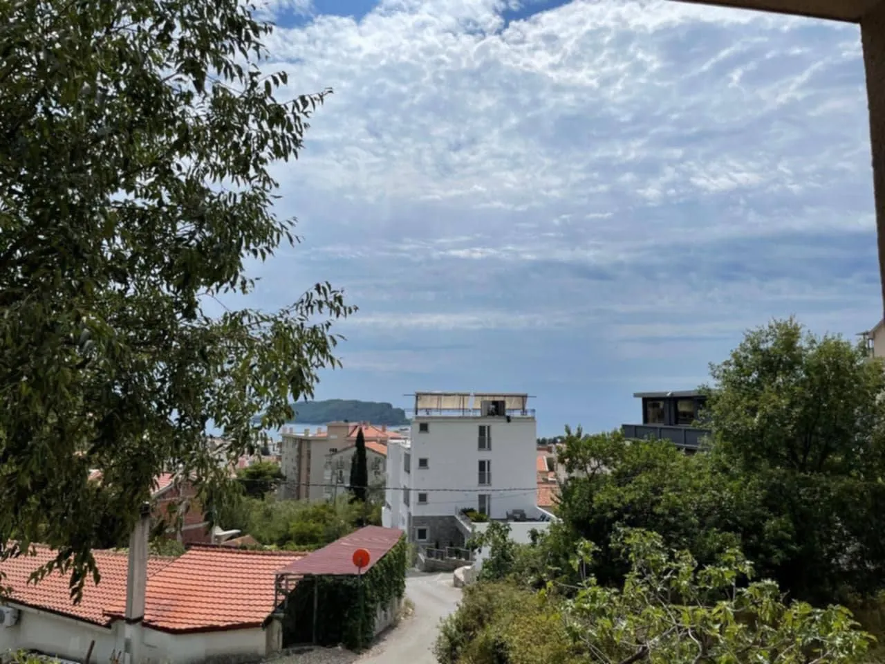 Sale, two bedroom apartment, 78m², Lazi, Budva