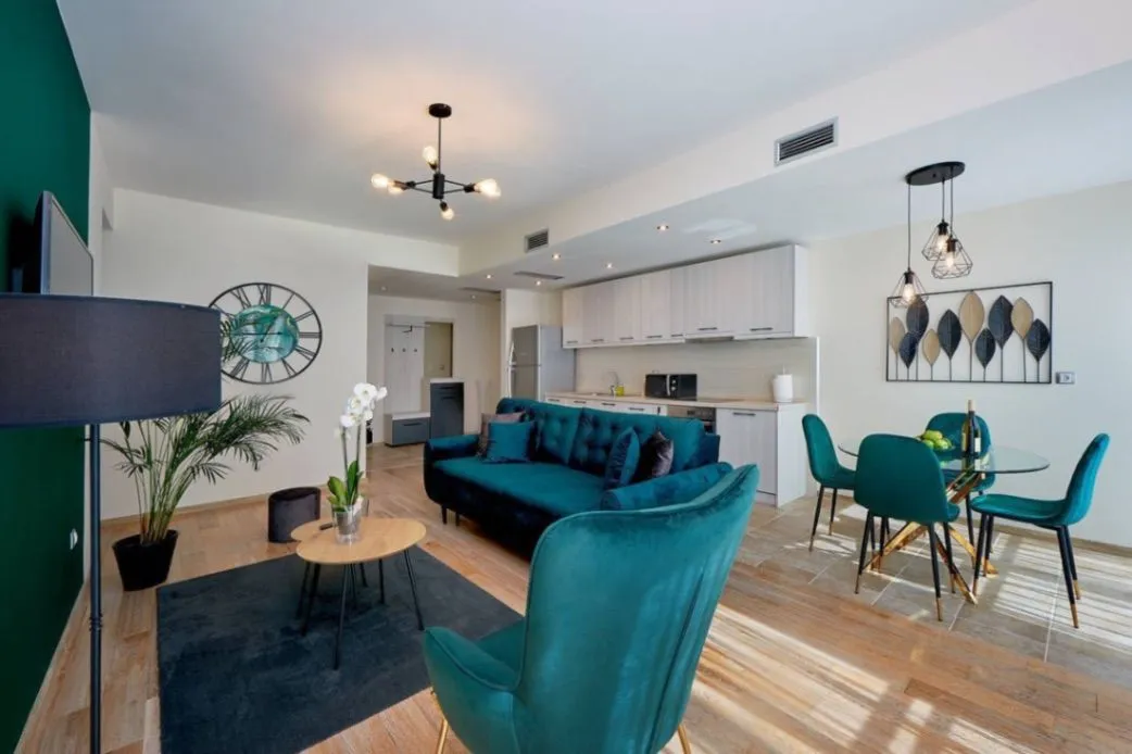 Sale, two bedroom apartment, 75m², Dobrota, Kotor