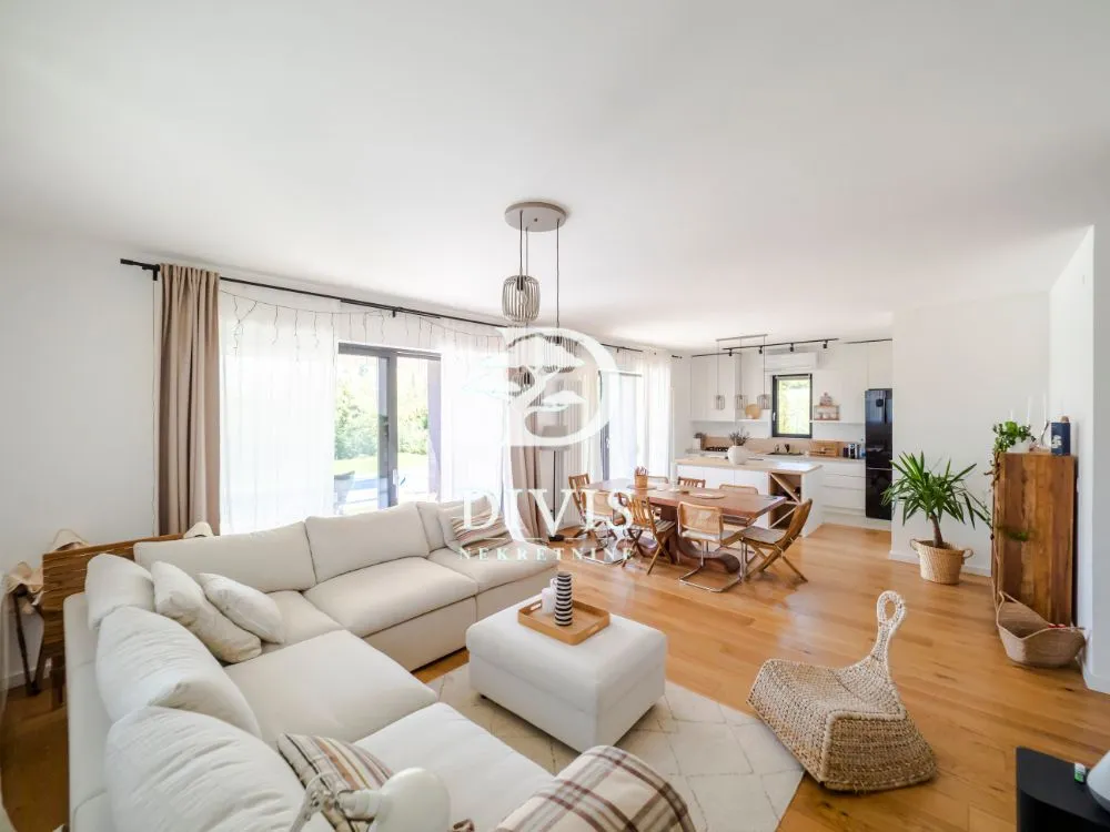 Sale, house, 145m², Mala Ivanča, Sopot