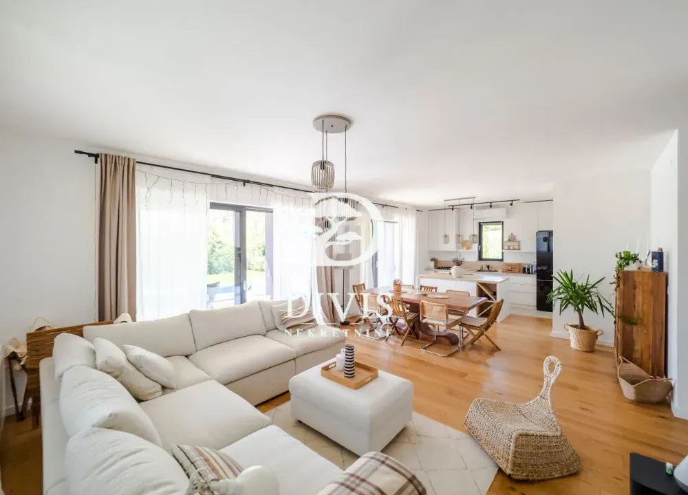 Prodaja, kuća, 145m², Mala Ivanča, Sopot