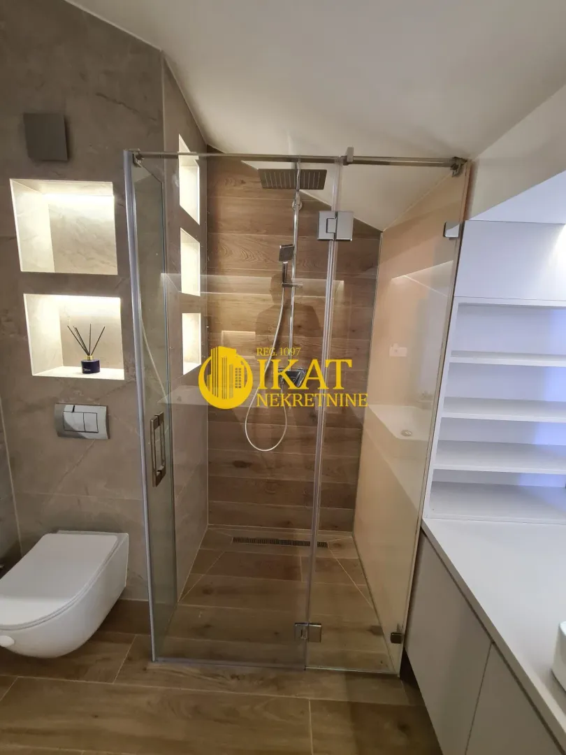 Izdavanje, trosoban stan, 360m², Savski Venac, Beograd