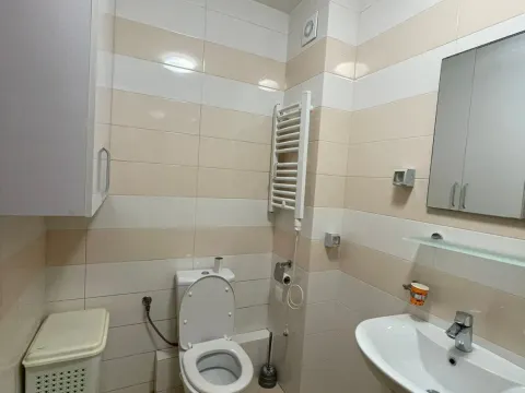 Izdavanje, trosoban stan, 40m², Stari Aerodrom, Podgorica - image 13