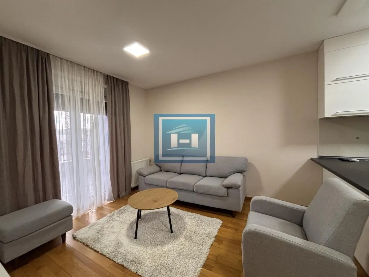 Izdavanje, jednosoban stan, 42m², Centar, Jagodina