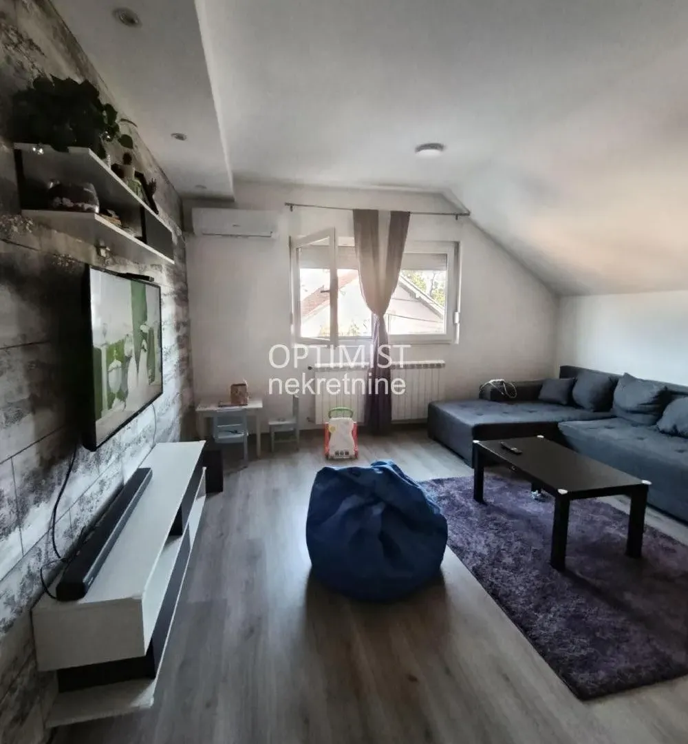 Izdavanje, trosoban stan, 100m², Ledine, Beograd