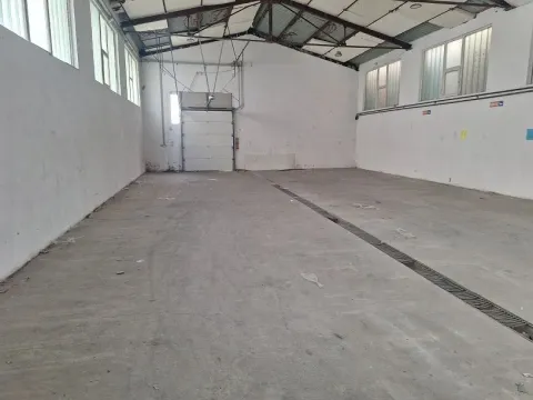 Rent, office space, 330m², Zrenjanin, Srbija - image 9
