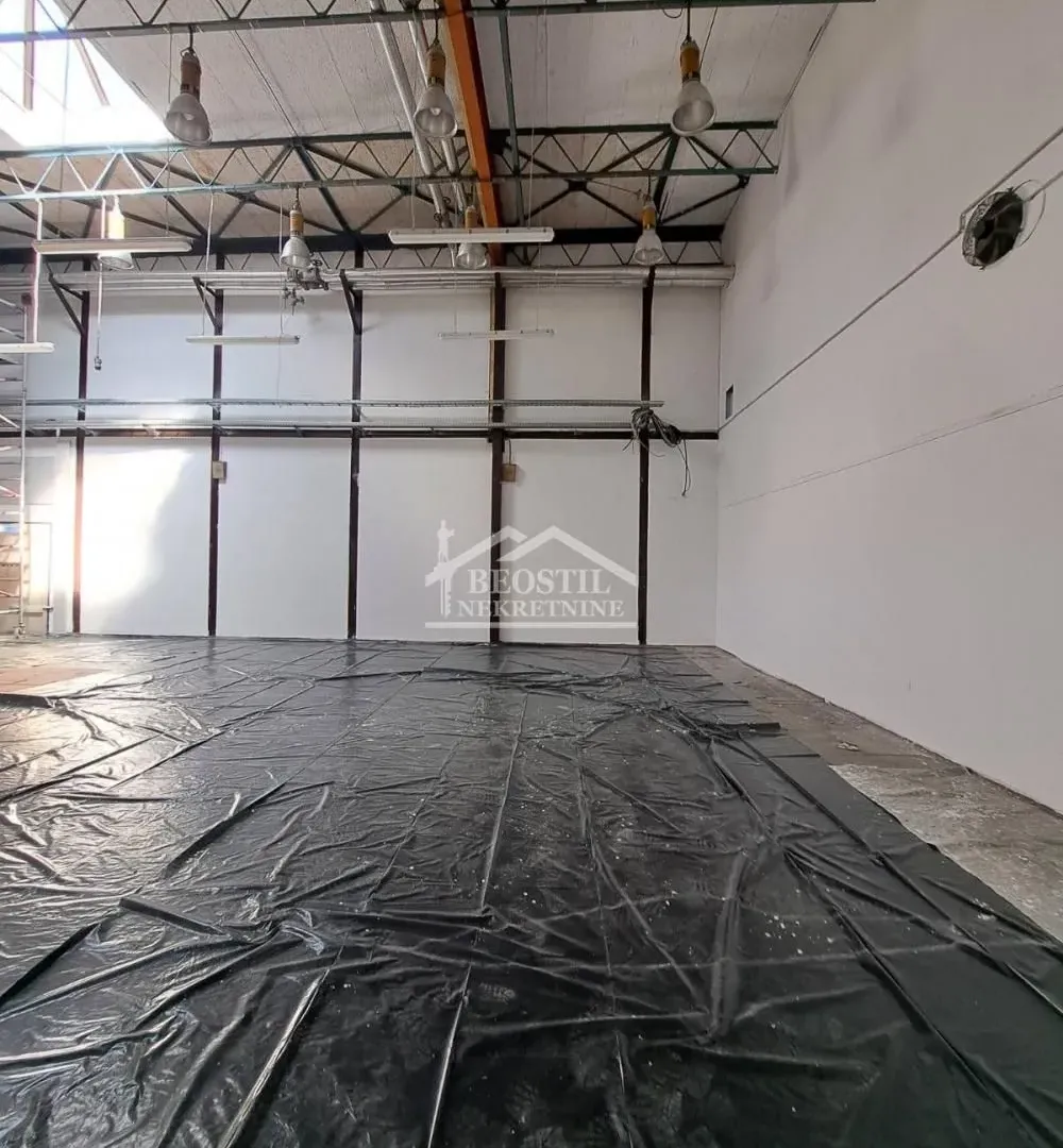 Rent, office space, 701m², Batajnica, Beograd
