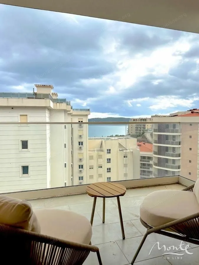 Sale, two bedroom apartment, 74m², Bečići, Budva