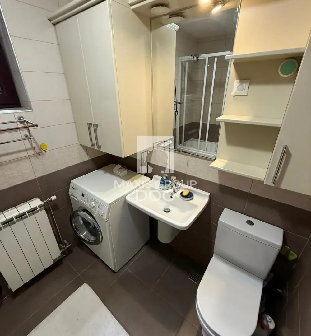 Izdavanje, trosoban stan, 81m², Čubura, Beograd