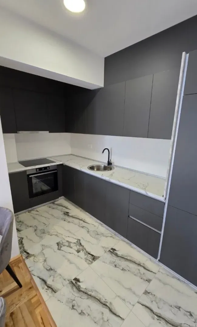 Izdavanje, jednosoban stan, 42m², Baston, Podgorica