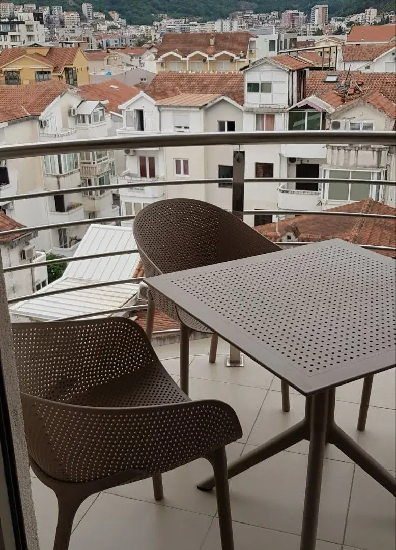 Rent, one bedroom apartment, 40m², Slovenska Plaža, Budva