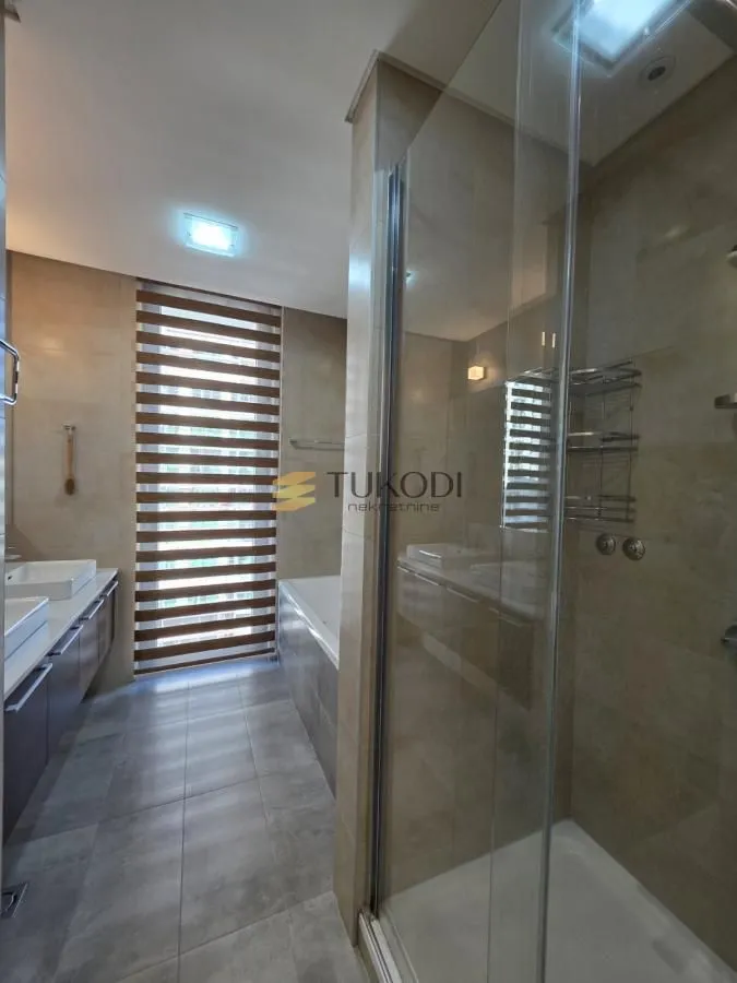 Sale, four bedroom apartment, 138m², Savski Venac, Beograd