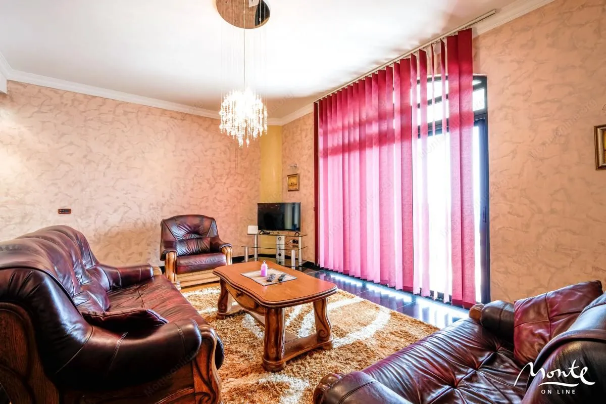 Sale, house, 560m², Petrovac, Budva