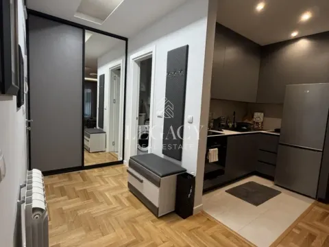 Rent, two bedroom apartment, 50m², Đeram Pijaca, Beograd - image 16