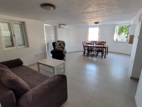 Prodaja, kuća, 150m², Budva, Crna Gora - image 14