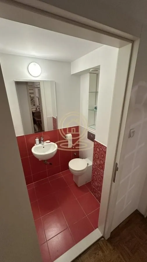 Izdavanje, četvorosoban stan, 100m², Savski Venac, Beograd